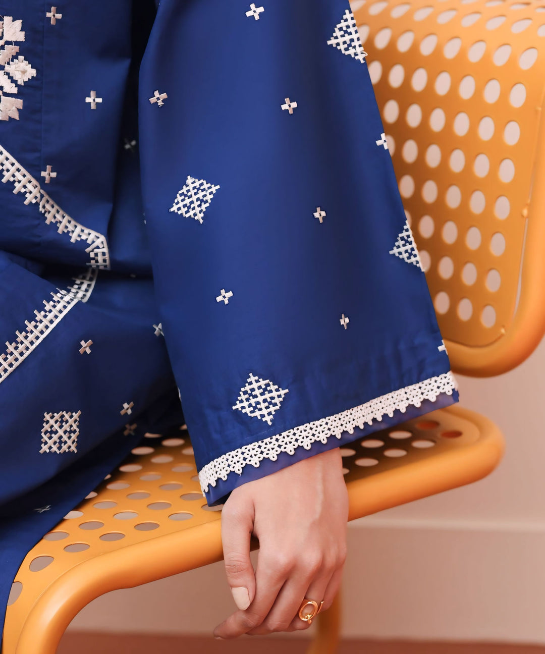 Sapphire Winter Collection Premium Airjet Dhanak Embroidered Unstitched 3PC Suit