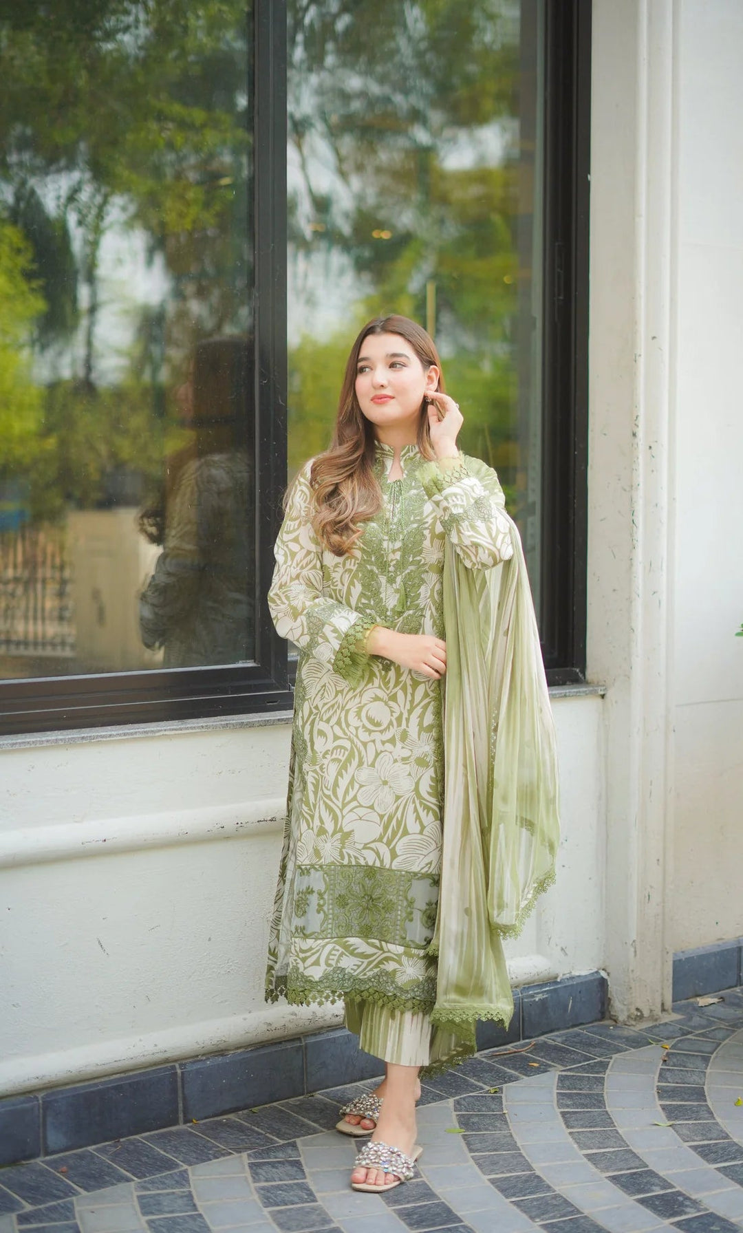 Aneela’S Summer Lawn Embroidered Unstitched 3PC SE-1031