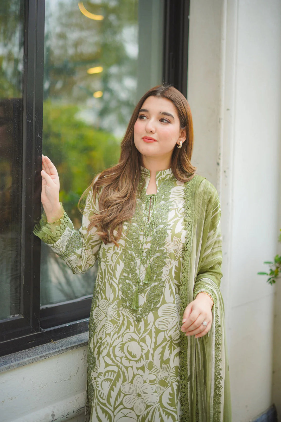 Aneela’S Summer Lawn Embroidered Unstitched 3PC SE-1031