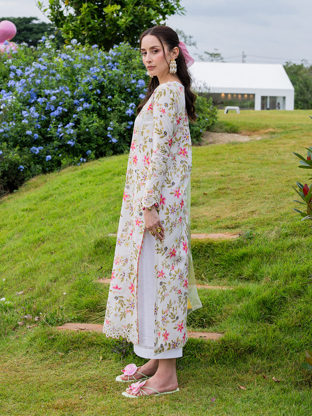 Izel Summer Lawn Embroidered Unstitched 3PC MS-1083