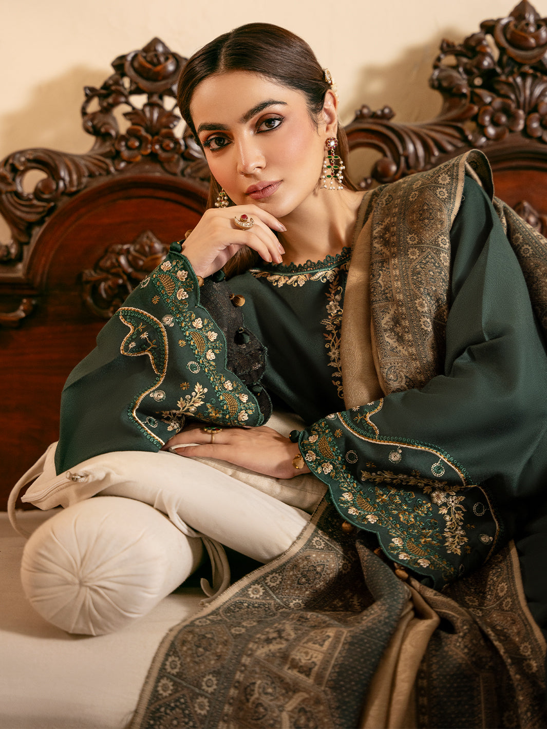 Izel Summer Lawn Embroidered Unstitched 3PC SE-1045