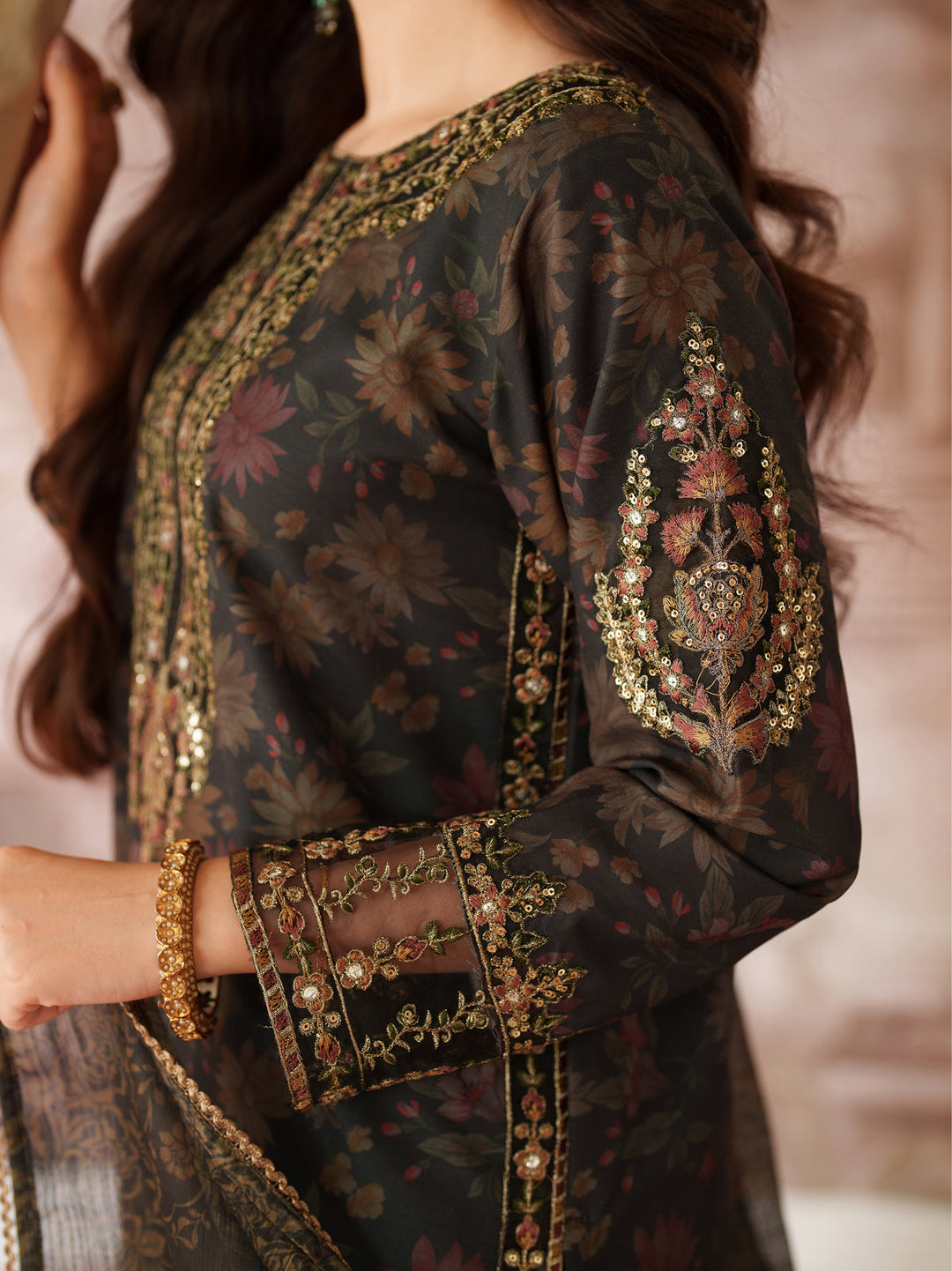 Mohagni Summer Lawn Embroidered Unstitched 3PC SE-1041