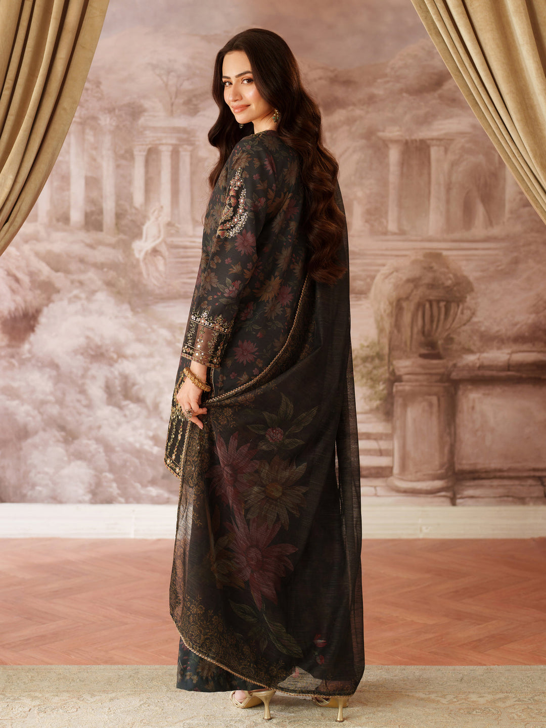 Mohagni Summer Lawn Embroidered Unstitched 3PC SE-1041