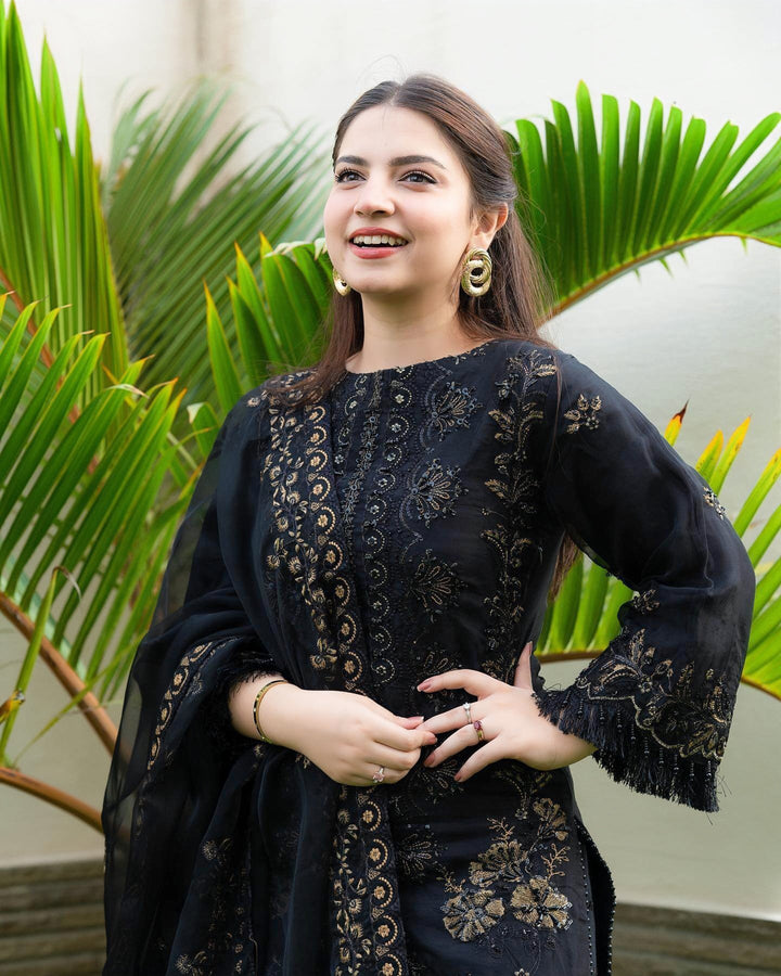 Nisa Summer Embroidered Lawn Unstitched 3PC Suit 2026