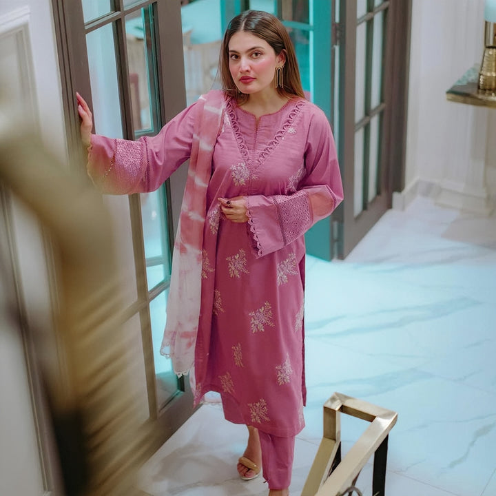 Iqra Kanwal Summer Lawn Embroidered Unstitched 3PC SE-1023