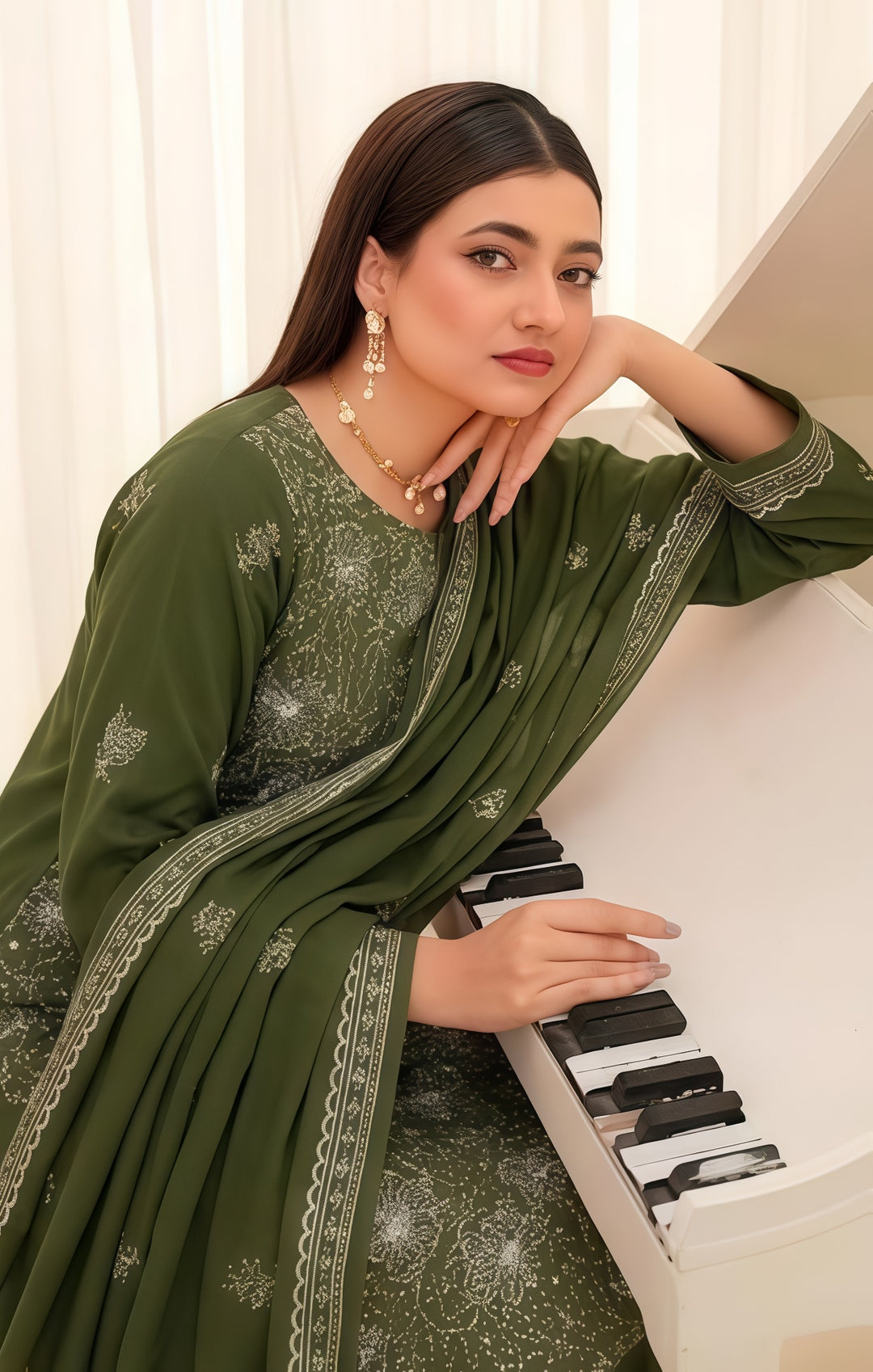 Bareeze Summer Lawn Embroidered Unstitched 3PC SE-1028