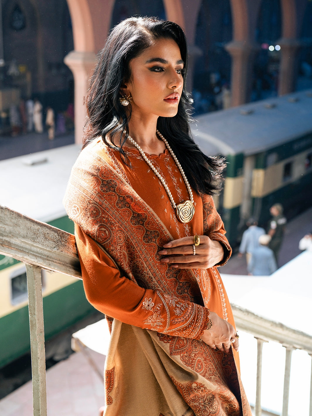 IZEL Summer Lawn Embroidered Unstitched 3PC SE-1029