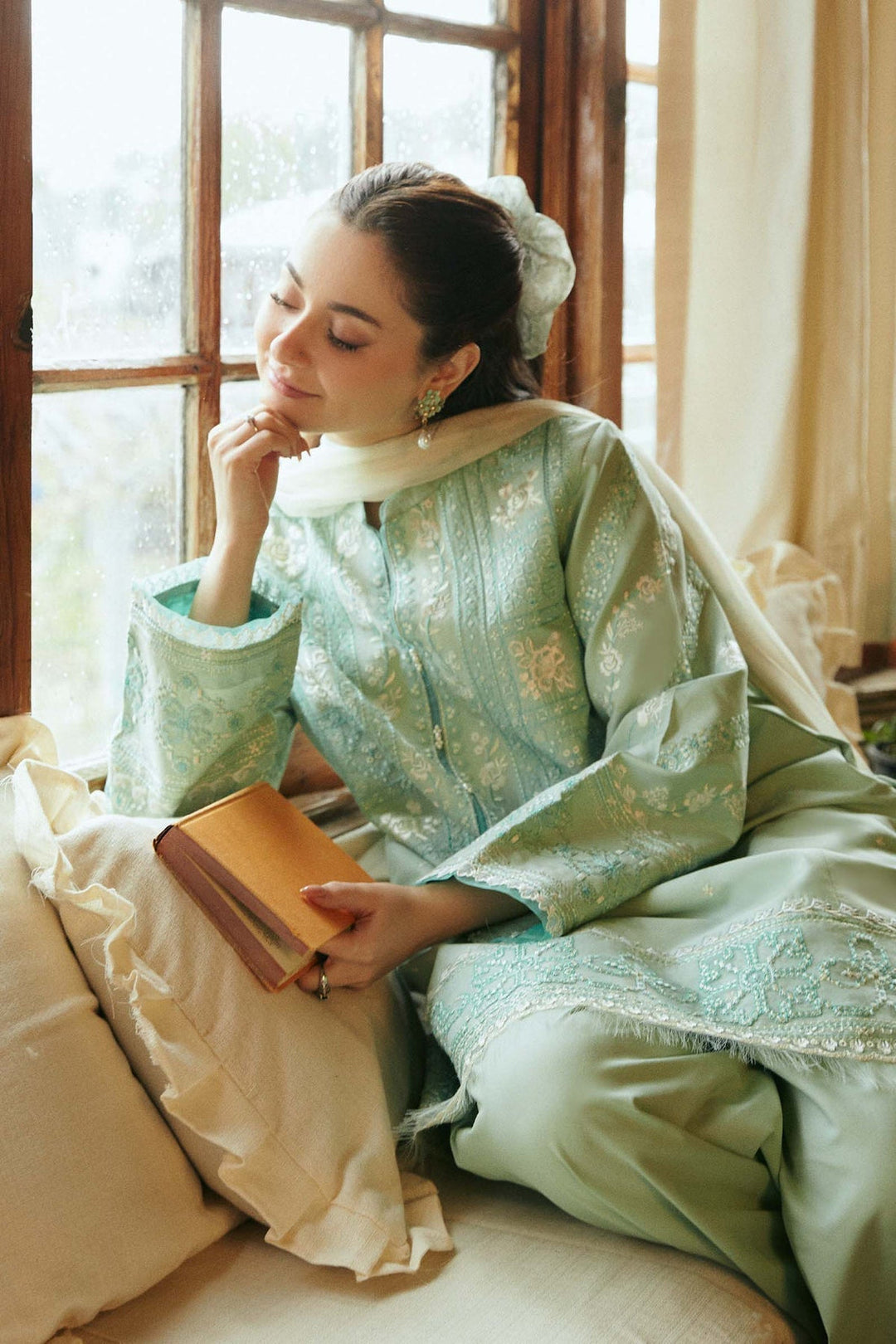Zara Shahjahan Summer Lawn Embroidered Unstitched 3PC SE-1032