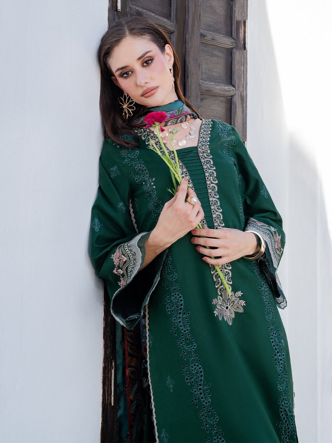 Izel Dhanak Embroidered Unstitched 3PC NF-2442
