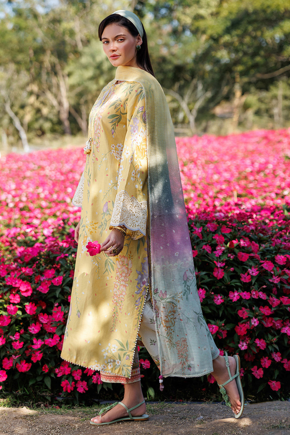 Jazmin Summer Lawn Embroidered Unstitched 3PC LU-1081